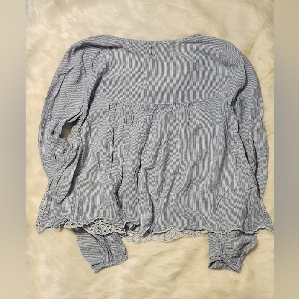 Top - Picture 2 of 3